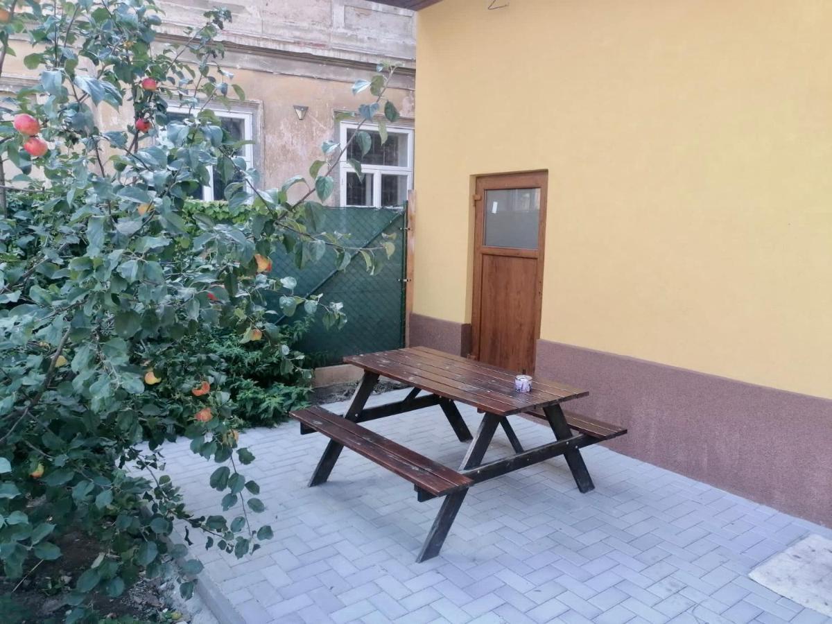 Apartmany Statek Bezdedice Hostomice ภายนอก รูปภาพ