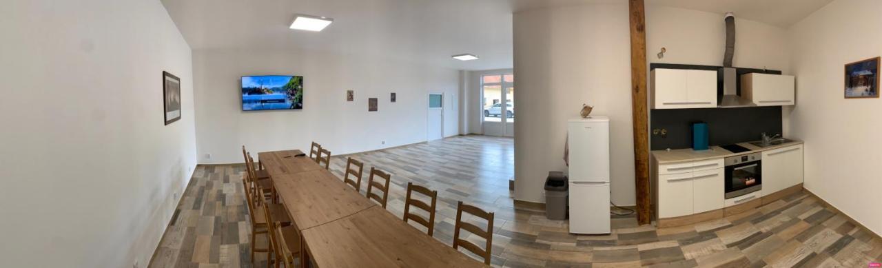 Apartmany Statek Bezdedice Hostomice ภายนอก รูปภาพ