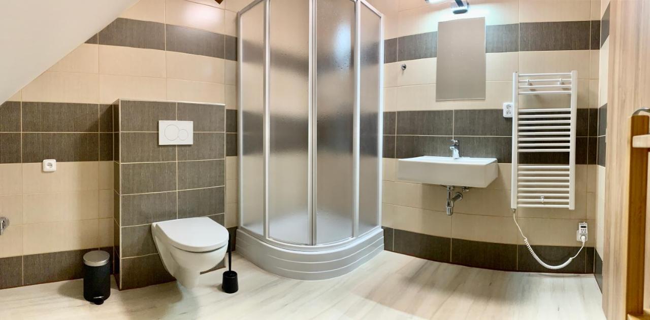 Apartmany Statek Bezdedice Hostomice ภายนอก รูปภาพ