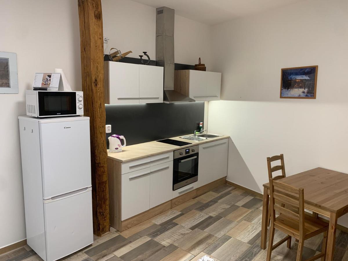 Apartmany Statek Bezdedice Hostomice ภายนอก รูปภาพ