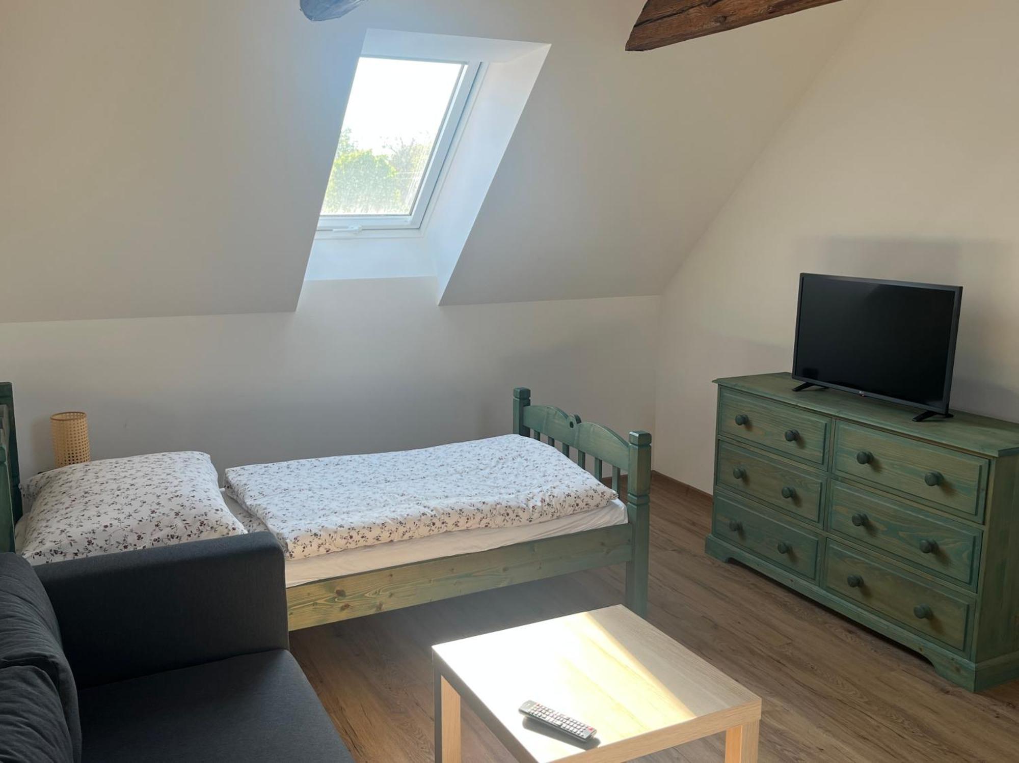 Apartmany Statek Bezdedice Hostomice ภายนอก รูปภาพ