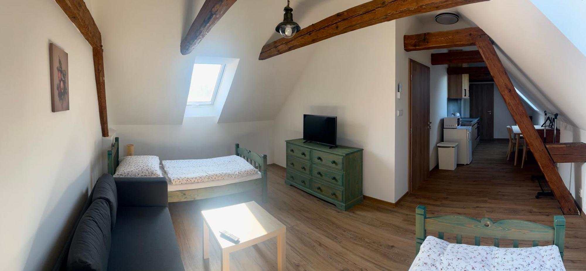 Apartmany Statek Bezdedice Hostomice ภายนอก รูปภาพ